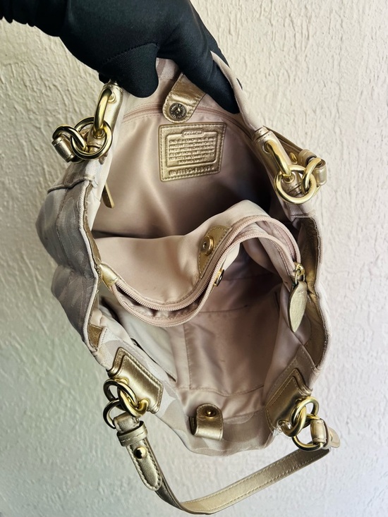 Coach Penelope Optic Signature Carryall - Picture 9 of 12